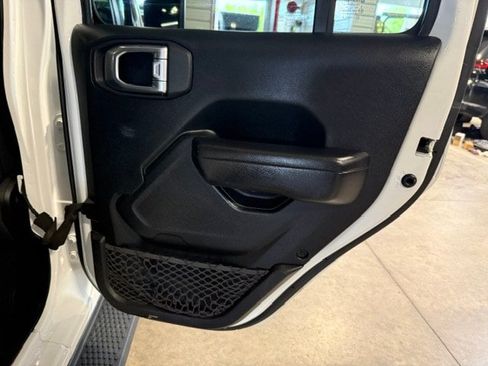 Used 2023 Jeep Wrangler Unlimited Sport AWD/4WD image 17