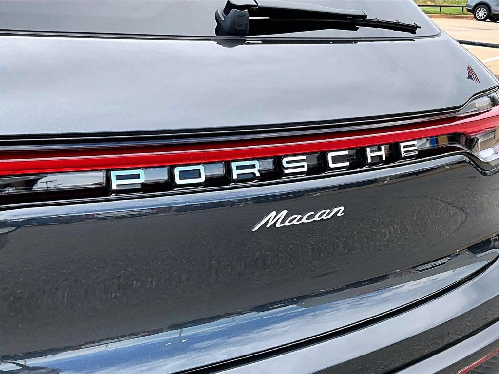 Certified 2026 Porsche Macan AWD/4WD image 22