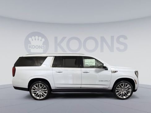 New 2026 GMC Yukon XL Denali w/ Denali Reserve Package AWD/4WD image 8