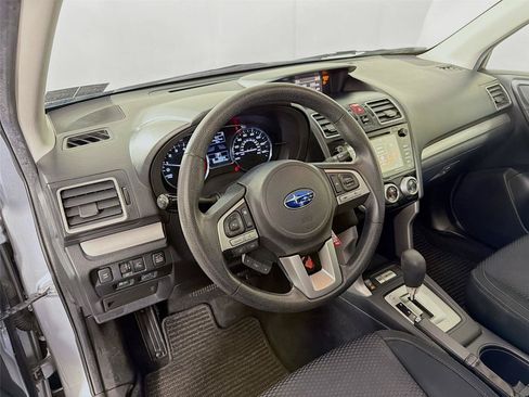 Used 2017 Subaru Forester 2.5i Premium AWD/4WD image 16