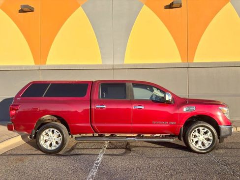 Used 2016 Nissan Titan SL image 3