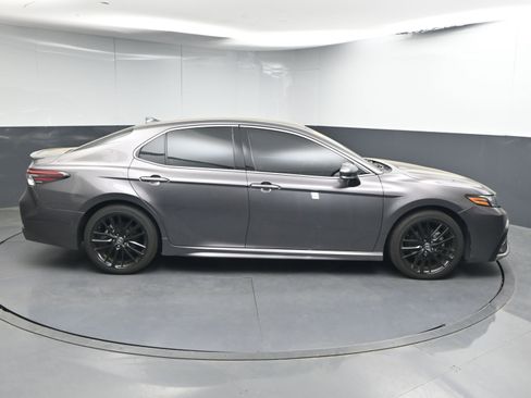 Used 2022 Toyota Camry XSE image 9