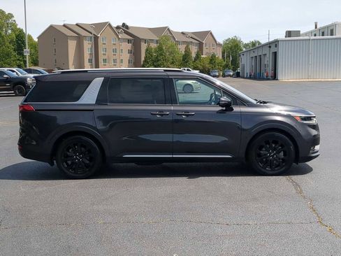 Used 2023 Kia Carnival SX FWD image 9