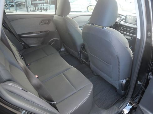 Used 2023 Nissan Rogue S image 25