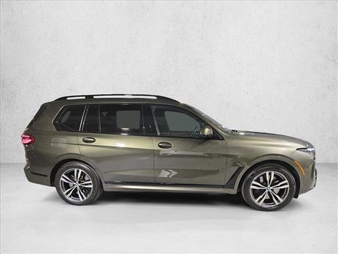 Used 2025 BMW X7 M60i AWD/4WD image 4