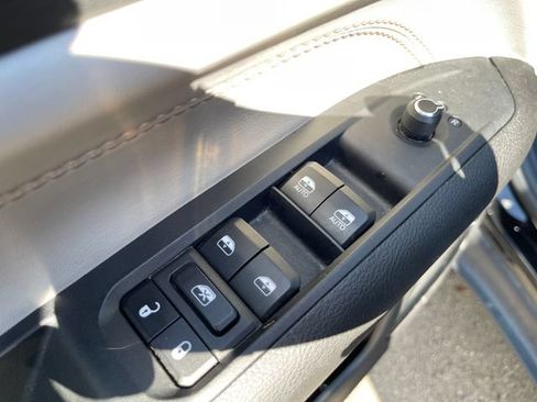 Used 2025 Jeep Compass Limited AWD/4WD image 11