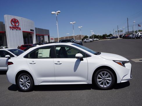 New 2026 Toyota Corolla XLE FWD image 4