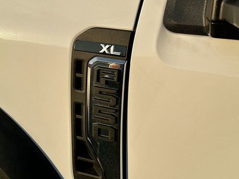 New 2025 Ford F550 4x4 Regular Cab Super Duty image 15
