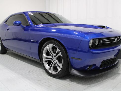 Used 2020 Dodge Challenger R/T RWD image 4