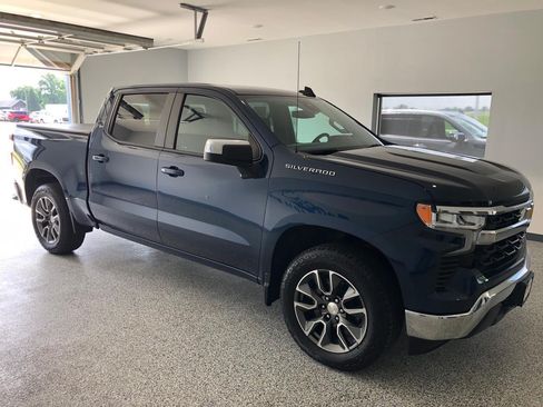 Used 2023 Chevrolet Silverado 1500 LT AWD/4WD image 5