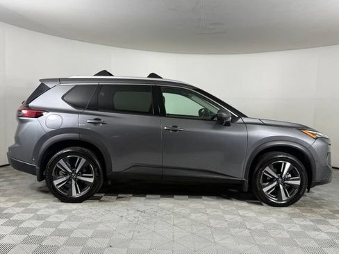 Used 2024 Nissan Rogue SL w/ SL Premium Package FWD image 8