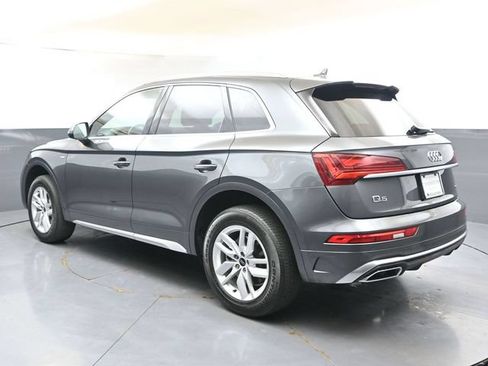 Used 2024 Audi Q5 2.0T Premium w/ Convenience Package AWD/4WD image 3