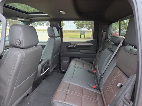 New 2026 Chevrolet Silverado 1500 High Country w/ Midnight Edition AWD/4WD image 11
