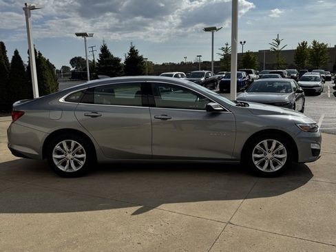 Used 2023 Chevrolet Malibu LT image 2