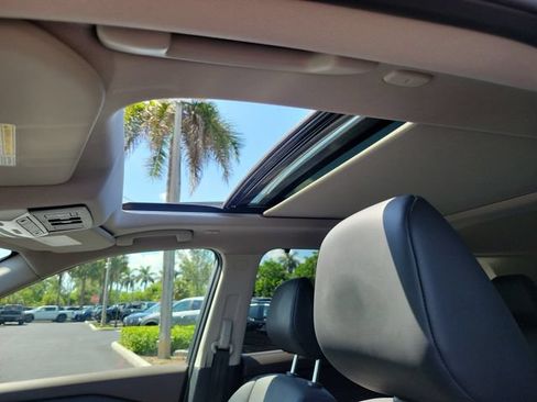 Used 2022 Nissan Rogue SV w/ SV Premium Package FWD image 19