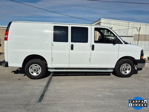 Used 2024 GMC Savana 2500 w/ Driver Convenience Package image 6