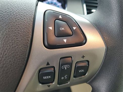 Used 2017 Ford Taurus SE image 24