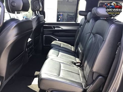 Used 2024 Jeep Wagoneer Series II AWD/4WD image 24