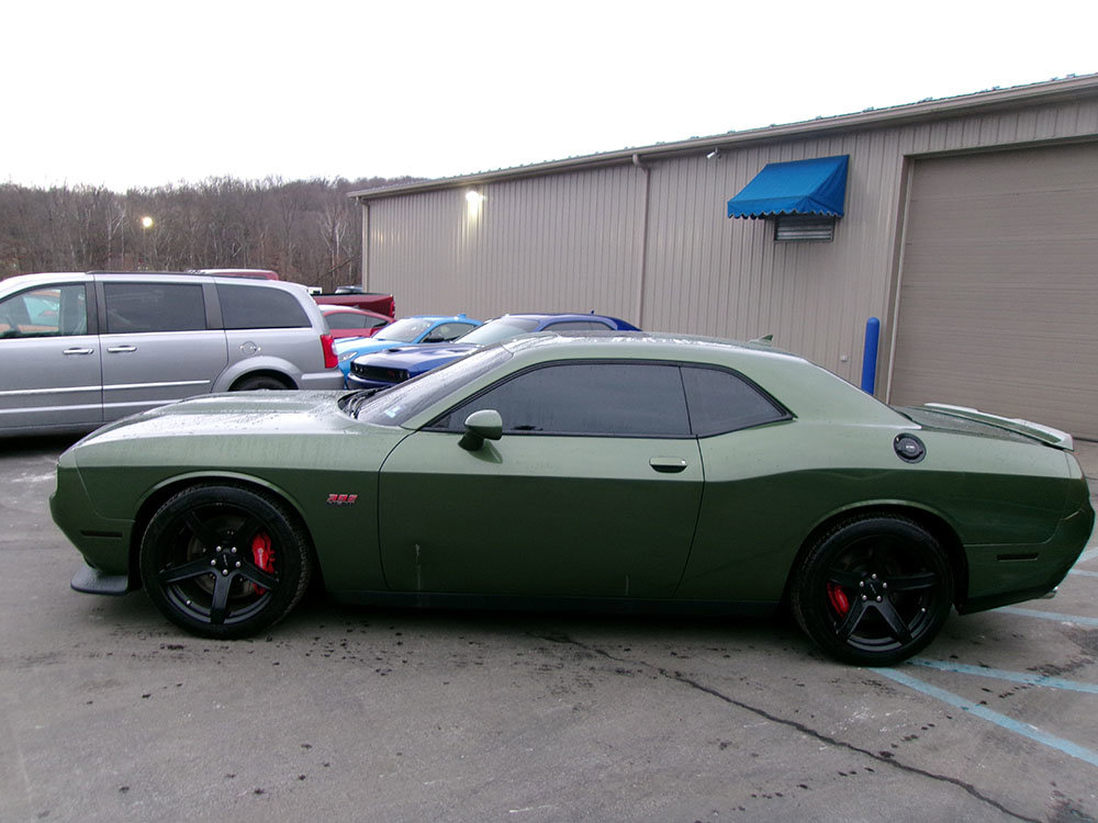 Used 2018 Dodge Challenger SRT w/ Technology Group RWD image 5