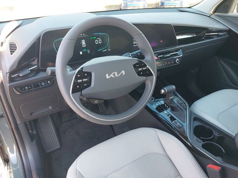 New 2026 Kia Niro EX image 16