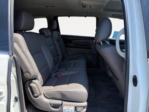 Used 2015 Honda Odyssey EX-L image 18