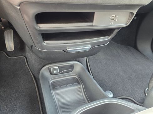 Used 2026 Chrysler Pacifica Select AWD/4WD image 53