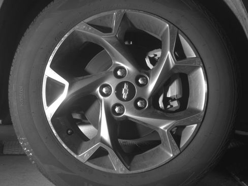 Used 2025 Chevrolet Trax LT FWD image 13