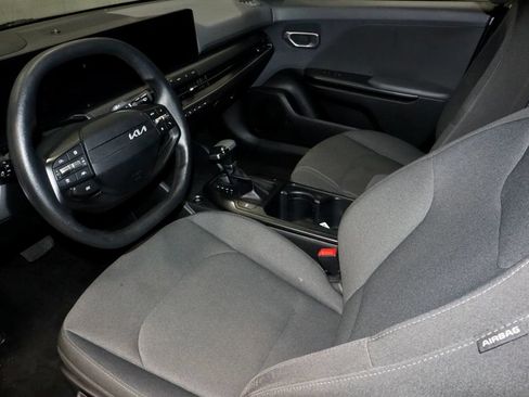 Used 2025 Kia K4 FWD image 22