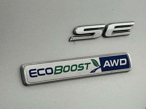 Used 2017 Ford Fusion SE image 26