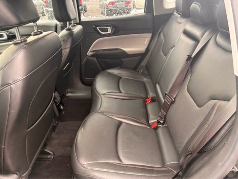 Used 2022 Jeep Compass Limited image 11