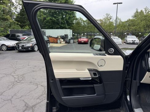 Used 2016 Land Rover Range Rover Supercharged AWD/4WD image 18