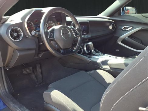 Used 2023 Chevrolet Camaro LT w/ Technology Package RWD image 18