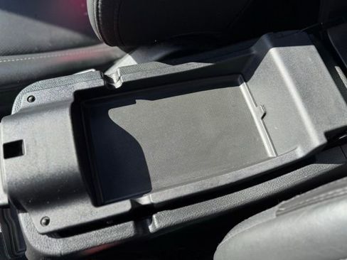 Used 2019 Jeep Cherokee Limited image 19