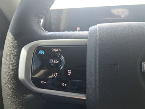 Certified 2025 Nissan Armada SV image 20