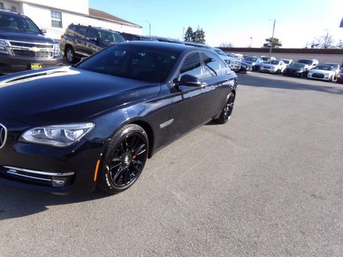 Used 2015 BMW 750Li image 35