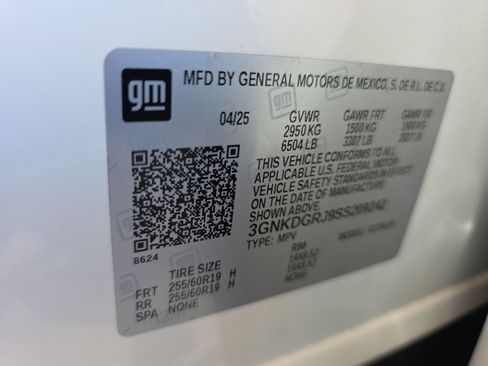 Used 2025 Chevrolet Blazer EV LT AWD/4WD image 35
