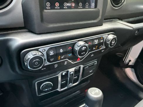 Used 2021 Jeep Wrangler Unlimited Sport AWD/4WD image 22
