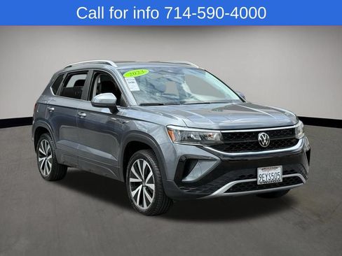 Used 2023 Volkswagen Taos SE FWD image 1