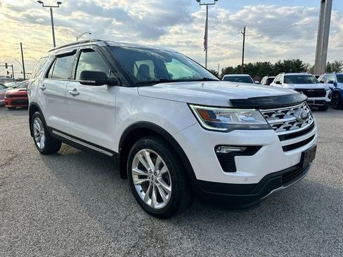 Used 2019 Ford Explorer XLT w/ Equipment Group 202A image 8