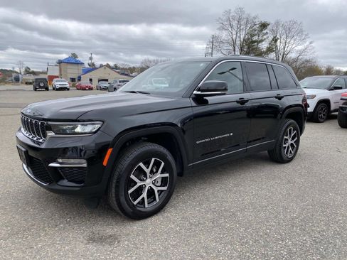 Used 2023 Jeep Grand Cherokee Limited image 10