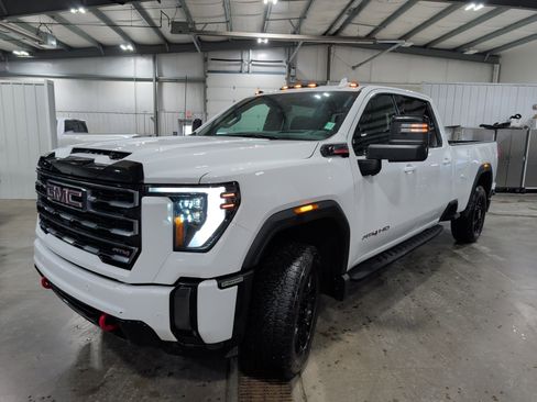Used 2024 GMC Sierra 2500 AT4 w/ AT4 Premium Plus Package AWD/4WD image 6