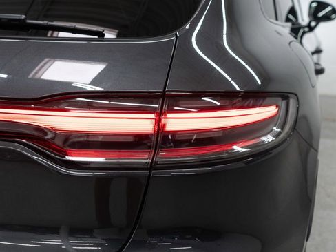 Used 2023 Porsche Macan Turbo image 45