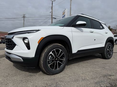 New 2026 Chevrolet TrailBlazer LT AWD/4WD image 2