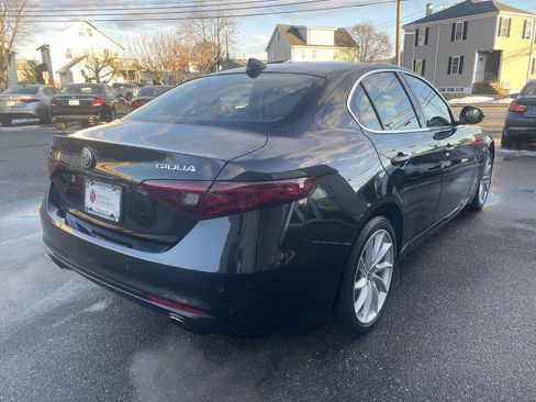 Used 2018 Alfa Romeo Giulia AWD image 7