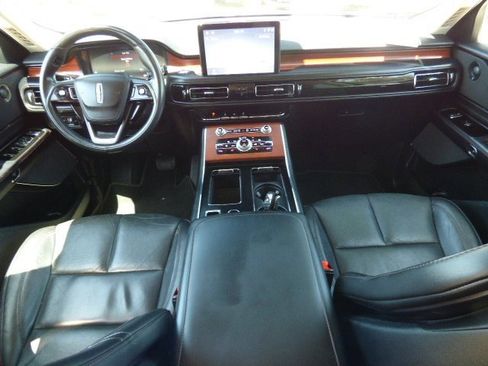 Used 2022 Lincoln Aviator Reserve image 2