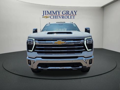 New 2026 Chevrolet Silverado 2500 LTZ w/ LTZ Convenience Package AWD/4WD image 8