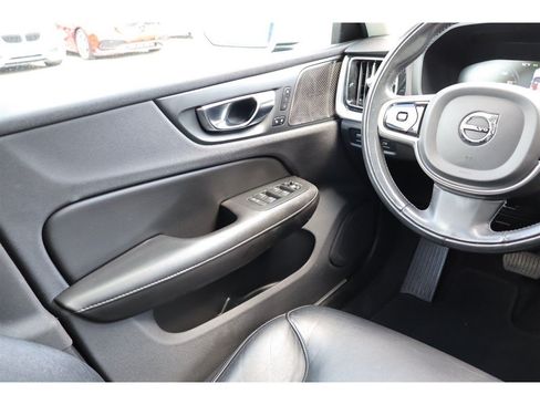 Used 2020 Volvo S60 T6 Momentum AWD/4WD image 26