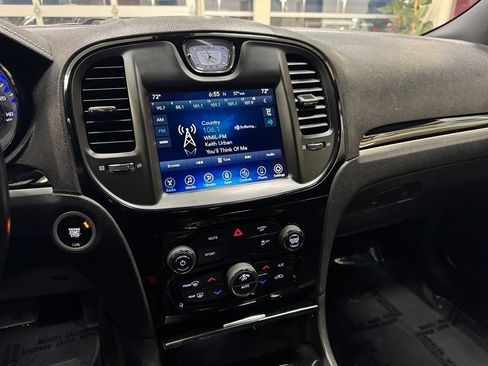 Used 2017 Chrysler 300 S image 23