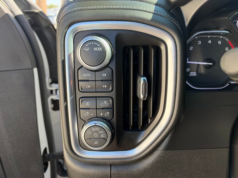 Used 2021 GMC Sierra 2500 SLT AWD/4WD image 30