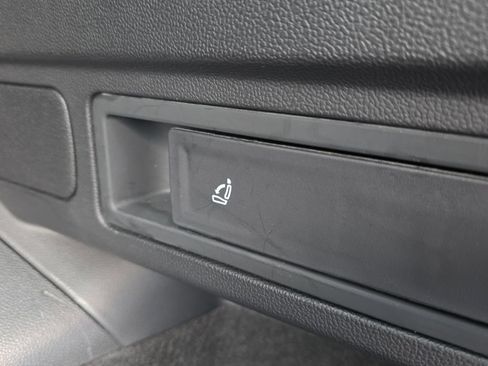 Used 2024 Volkswagen Tiguan SE FWD image 33